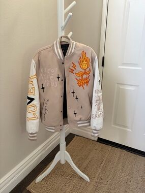 PacSun Black Quilted Jacket with Beige Trim